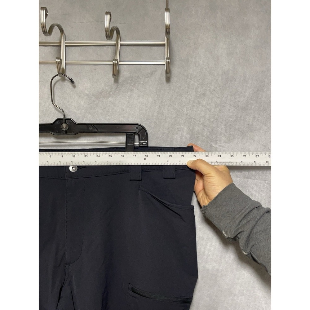 Duluth Pants Men's 42X30 Gray Cargo Straight Flexpedition Hiking Workwear Hybrid - Picture 3 of 11